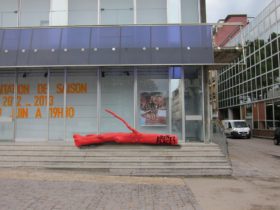 Intervention sur la place de l’hôtel de ville (collectif : prenez place) , Malakoff 2012